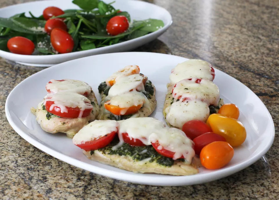 Baked Chicken Recipe With Pesto, Tomatoes, and Mozzarella