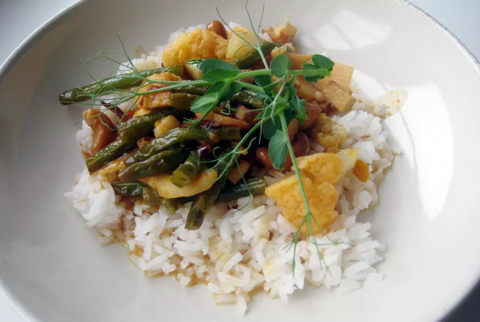 Thai Yellow Curry Chicken With Vegetables